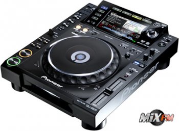 Cтарый добрый Pioneer CDJ-1000 утратит свои позиции в пользу более нового собрата CDJ-2000 