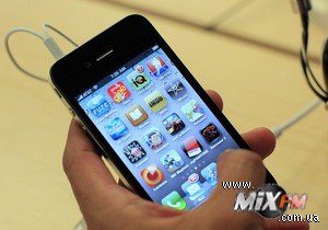 Из-за проблемы с антенной iPhone 4 не попал в список рекомендованных товаров в США