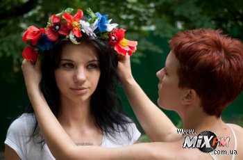 Акция женского движения FEMEN «ИЗЫДИ!»