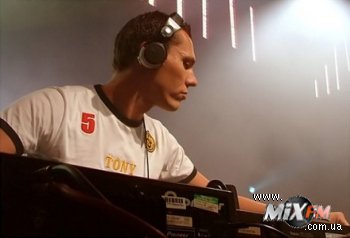 Власти Лос-Анджелеса отменили концерт Tiesto